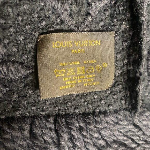 LOUIS VUITTON LOGOMANIA SCARF - Picture 3 of 6